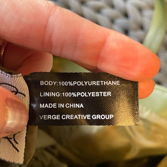 Saks Fifth Avenue Strip Shopping Tote Bag - Picture 4 of 4